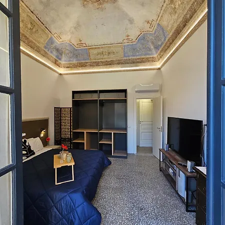 Grey House * Catania